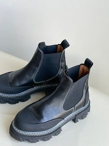 Ganni Chelsea boot